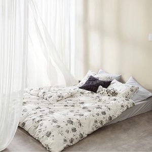 100% Cotton Calvin Klein Home Floral Printed Queen Duvet Cover Set of 3 Pieces